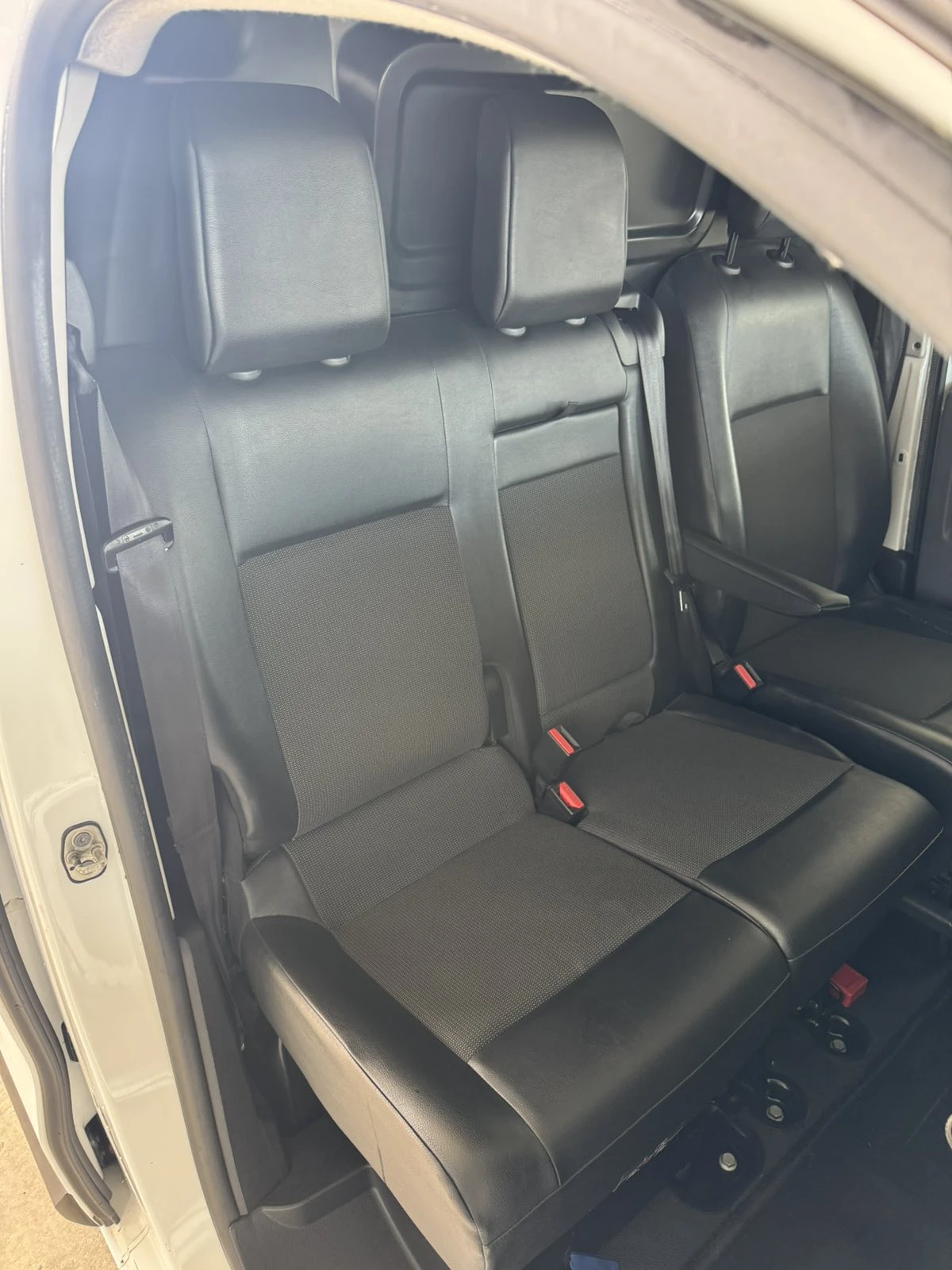 Opel Vivaro 2.0* 122ps* 6ск* КЛИМАТИК* КАМЕРА, снимка 13 - Бусове и автобуси - 53797431