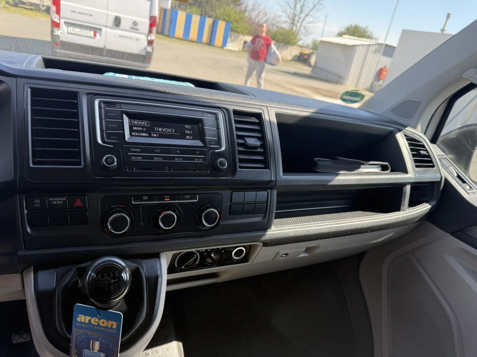 VW Transporter T6 8+ 1, снимка 10 - Бусове и автобуси - 54273946