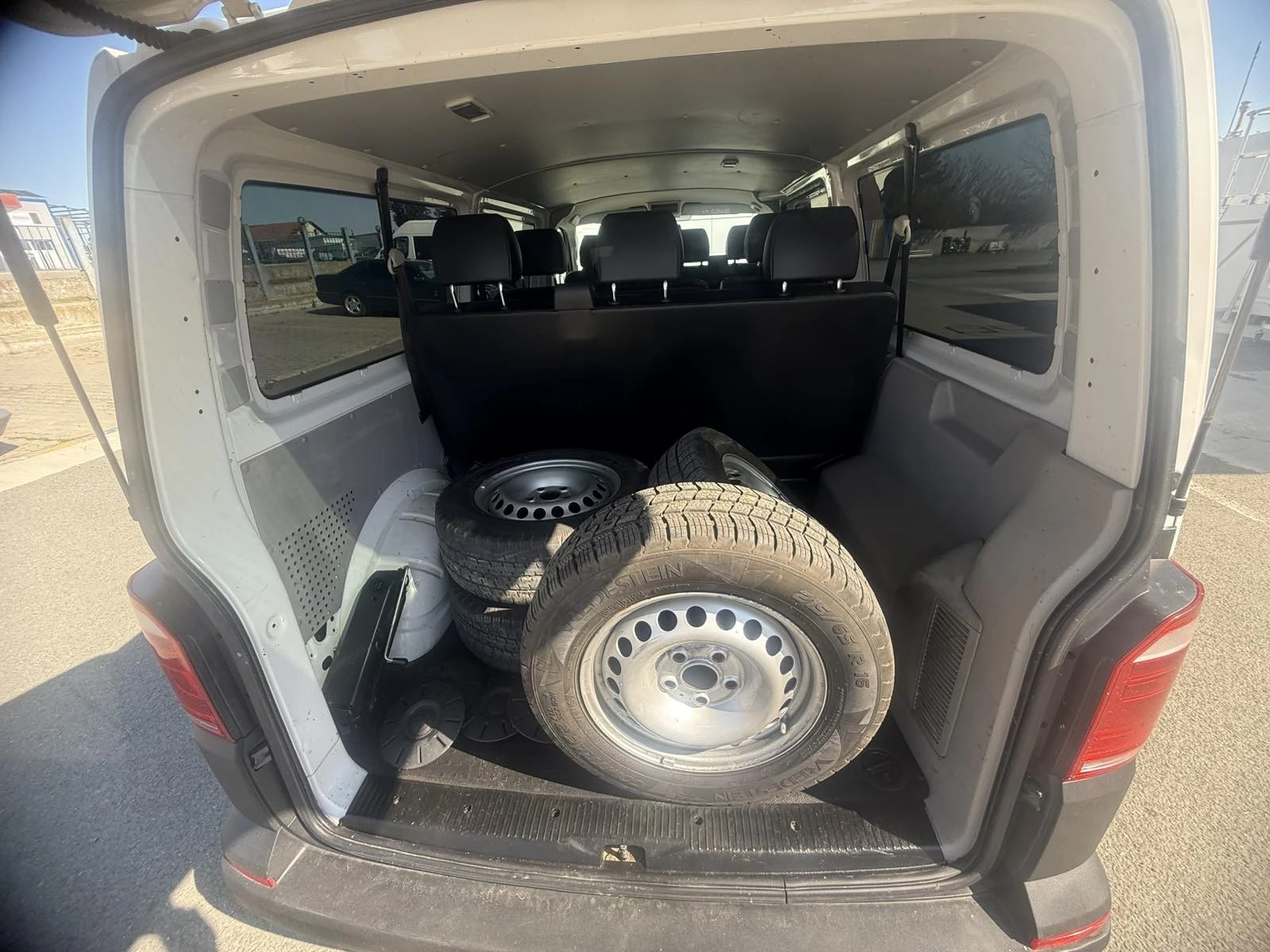 VW Transporter T6 8+ 1, снимка 9 - Бусове и автобуси - 54273946