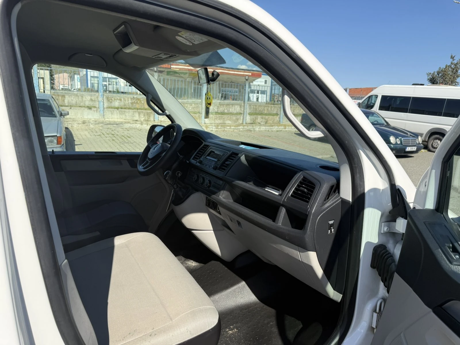 VW Transporter T6 8+ 1, снимка 12 - Бусове и автобуси - 54273946