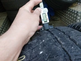 Гуми Зимни 235/40R18, снимка 4