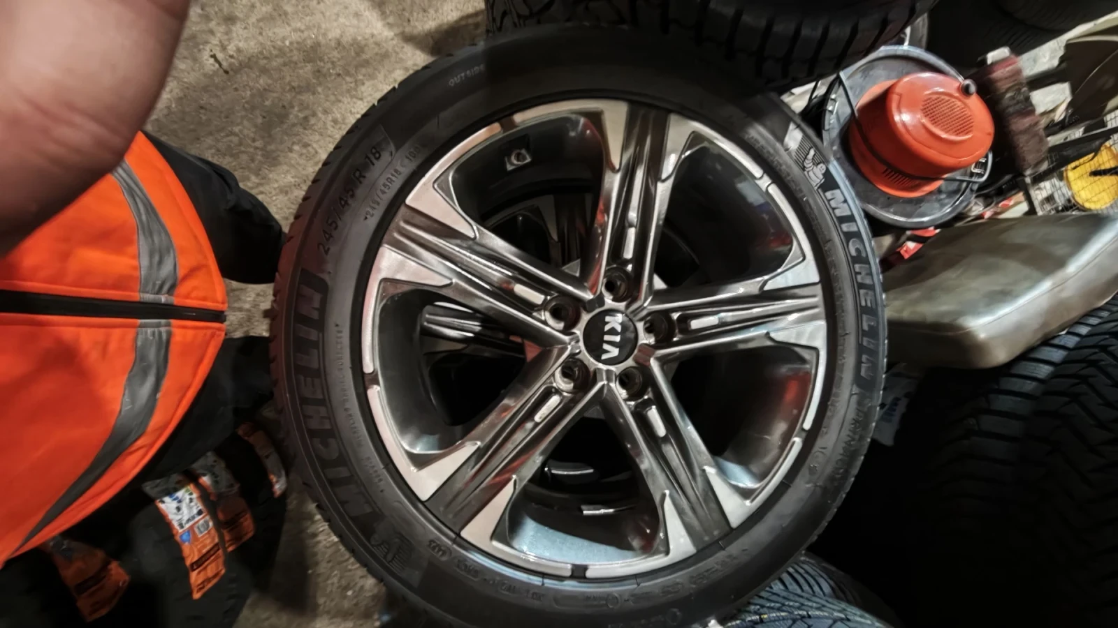 Гуми с джанти Michelin 245/45R18