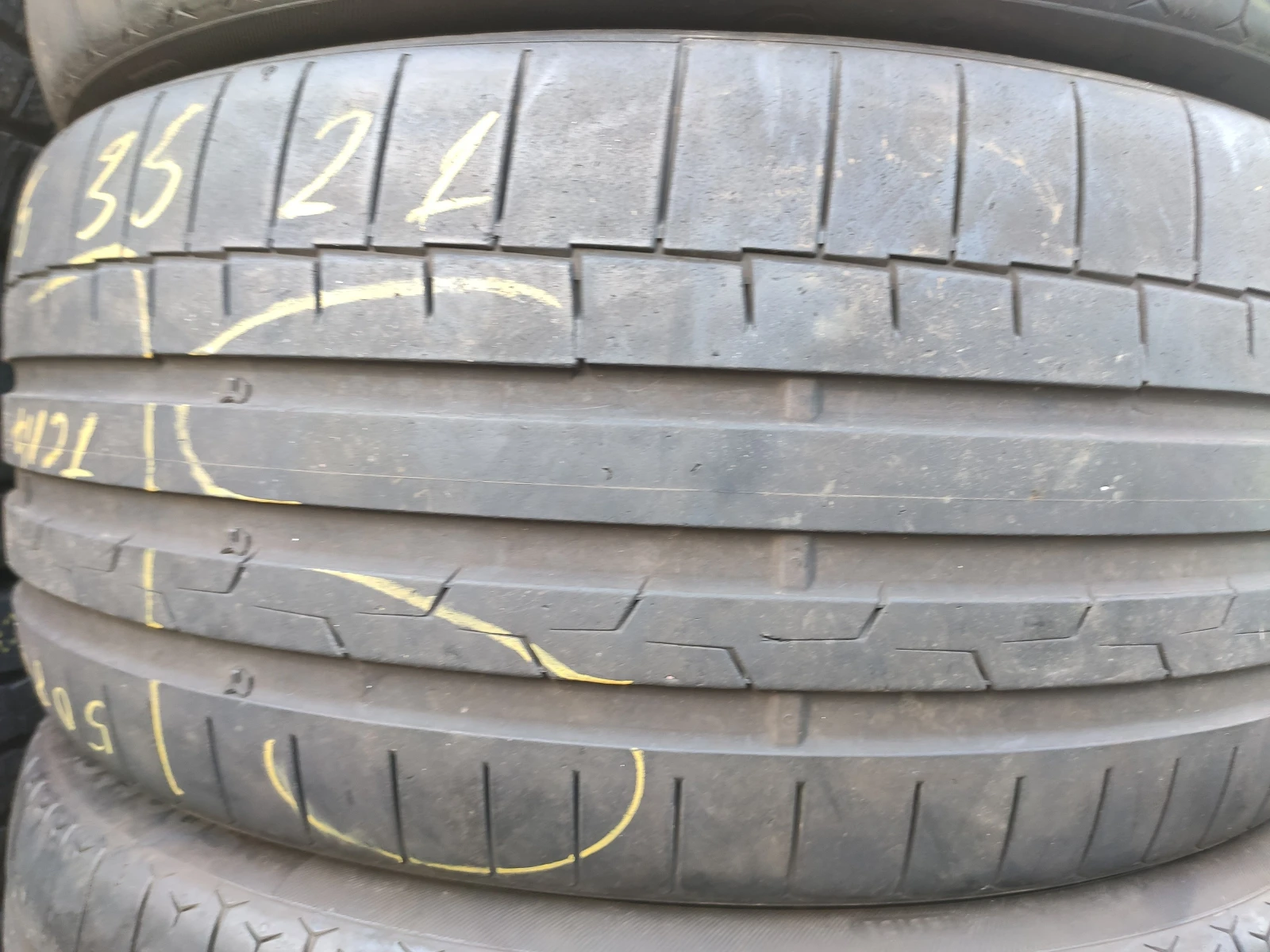 Гуми Летни 255/35R21, снимка 6 - Гуми и джанти - 55272524