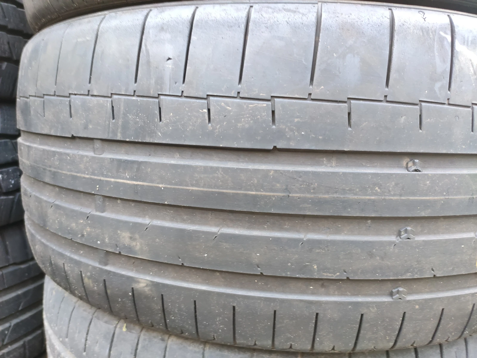 Гуми Летни 255/35R21, снимка 8 - Гуми и джанти - 55272524