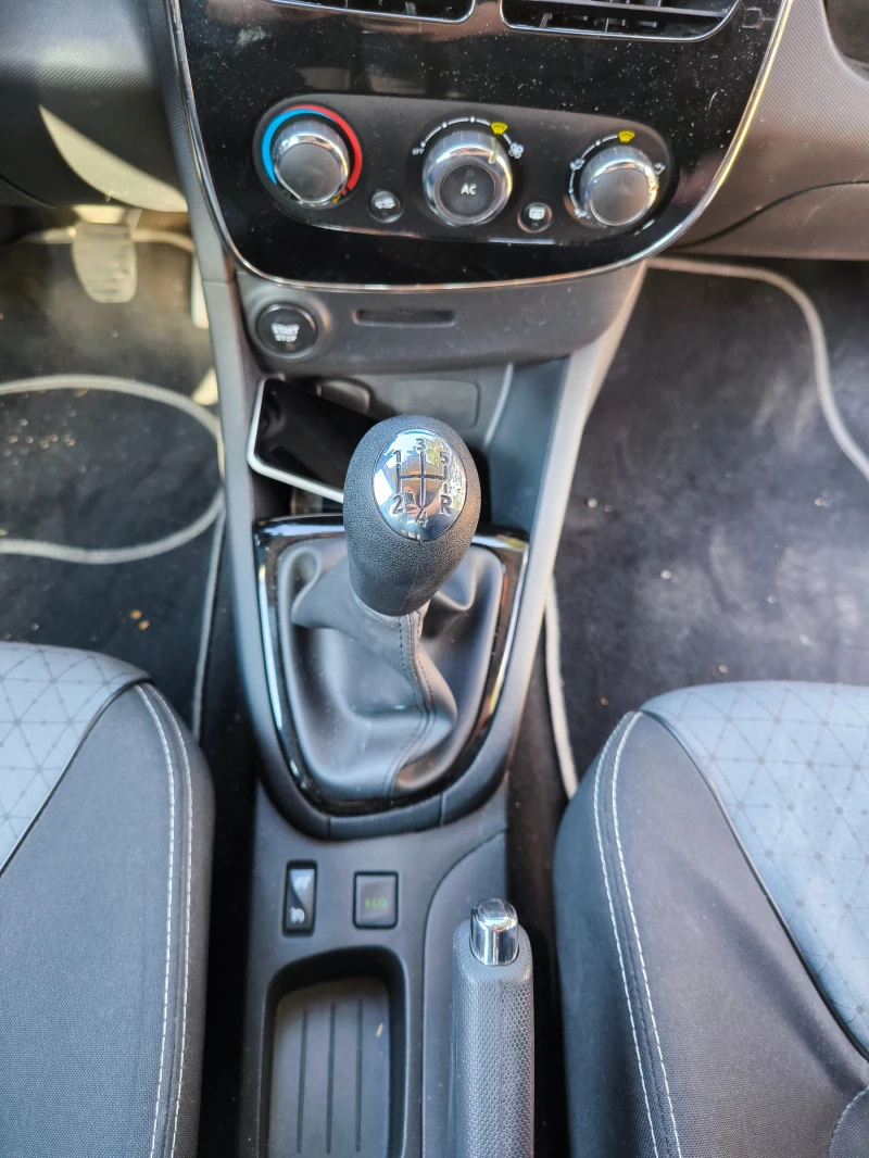 Renault Clio 1.5 DCI 90 К.С., снимка 10 - Автомобили и джипове - 46812941