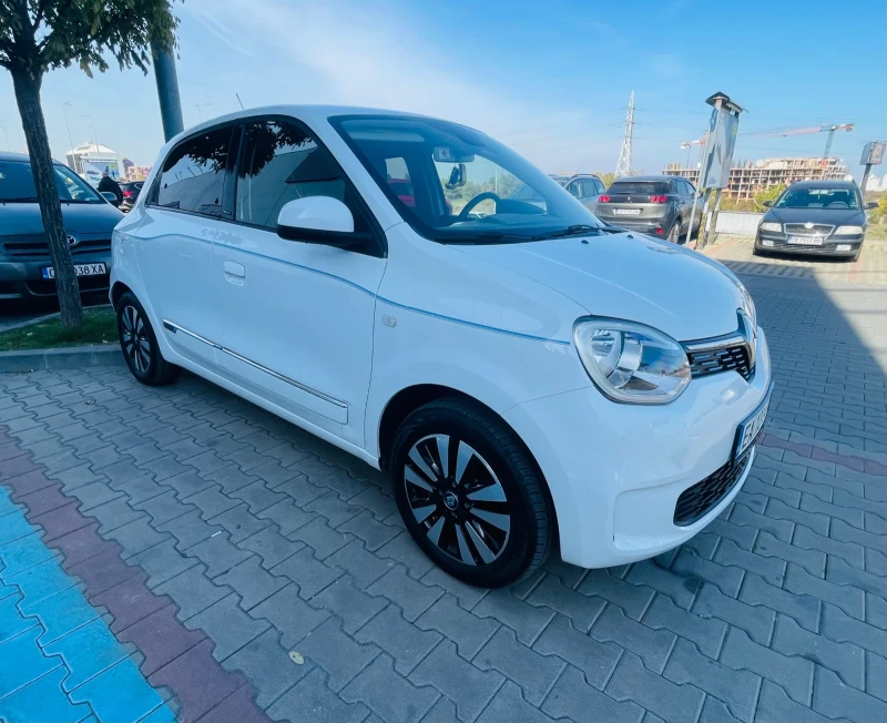 Renault Twingo Electric, снимка 2 - Автомобили и джипове - 47911346