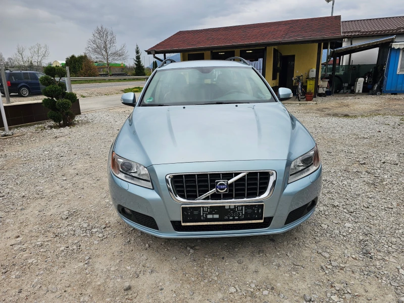 Volvo V70 2.4 D5 ! ! КОЖА! ! КЛИМАТРОНИК, снимка 8 - Автомобили и джипове - 49913644