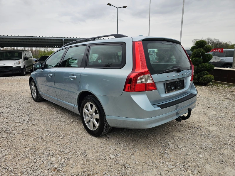 Volvo V70 2.4 D5 ! ! КОЖА! ! КЛИМАТРОНИК, снимка 3 - Автомобили и джипове - 49913644