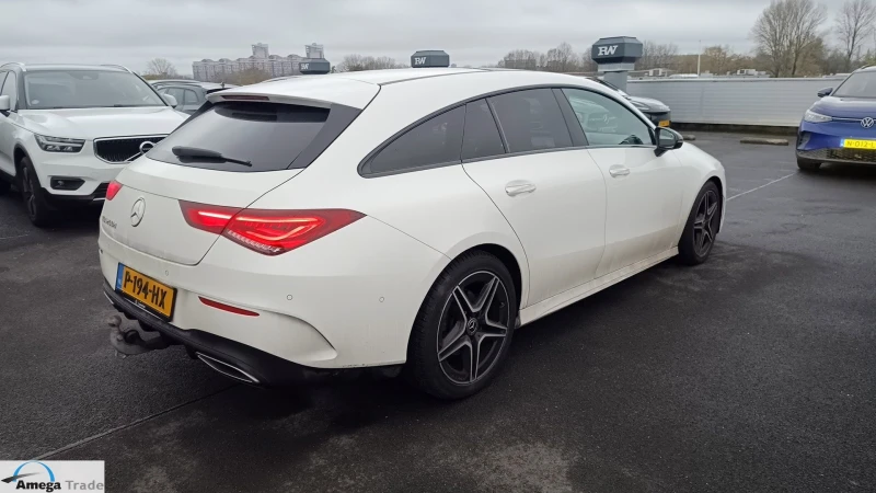 Mercedes-Benz CLA 200 200D * AMG * SPORT * KEYLESS-GO * DISTRONIC * , снимка 4 - Автомобили и джипове - 52696293