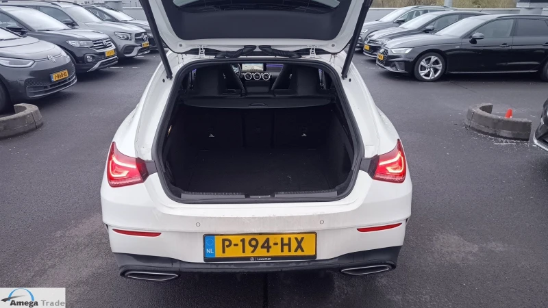Mercedes-Benz CLA 200 200D * AMG * SPORT * KEYLESS-GO * DISTRONIC * , снимка 15 - Автомобили и джипове - 52696293