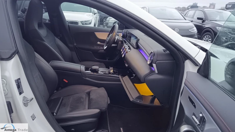 Mercedes-Benz CLA 200 200D * AMG * SPORT * KEYLESS-GO * DISTRONIC * , снимка 8 - Автомобили и джипове - 52696293