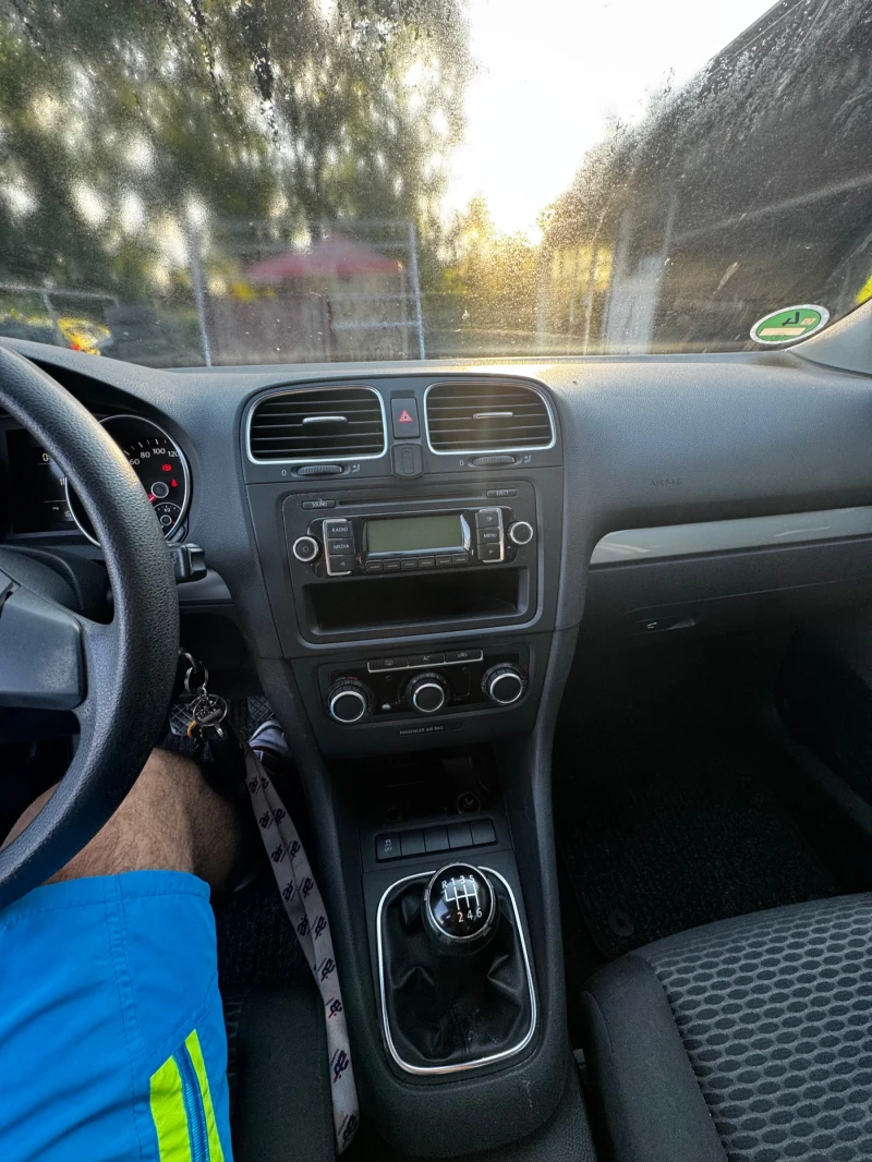 VW Golf 1.4TSI, снимка 9 - Автомобили и джипове - 52861199