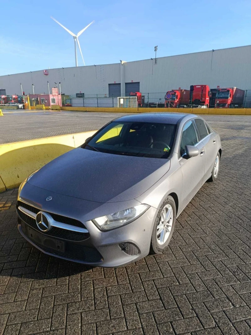 Mercedes-Benz A 180 Limousine/Navi/Camera/Сервизна история