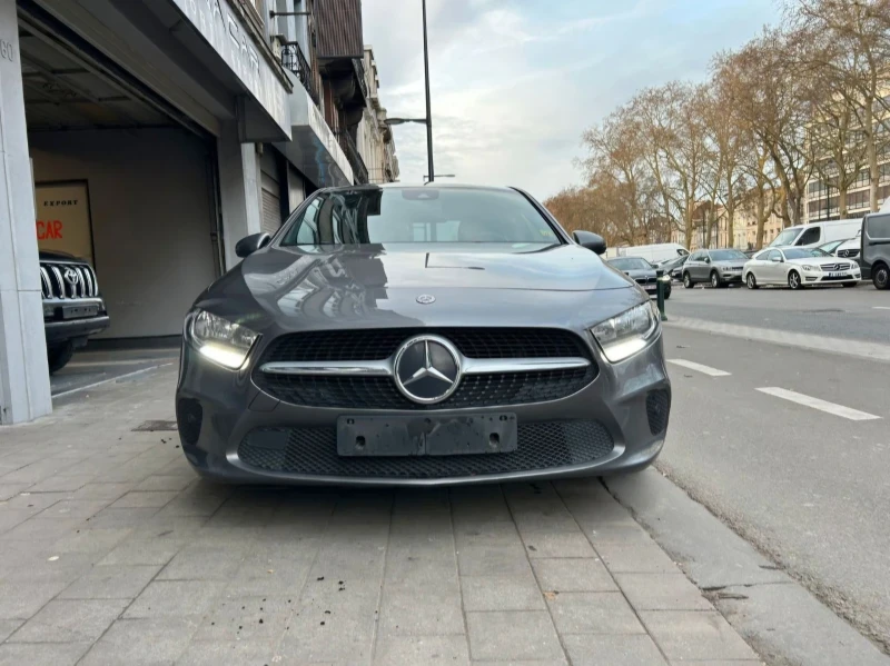 Mercedes-Benz A 180 Limousine/Navi/Camera/Сервизна история, снимка 2 - Автомобили и джипове - 52998150