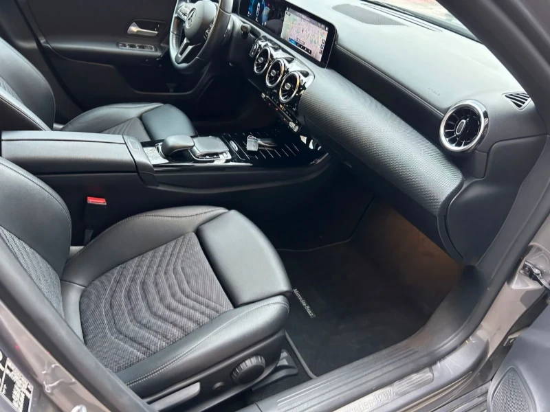 Mercedes-Benz A 180 Limousine/Navi/Camera/Сервизна история, снимка 7 - Автомобили и джипове - 52998150