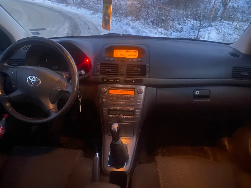 Toyota Avensis 1.8 i, снимка 6 - Автомобили и джипове - 53134684