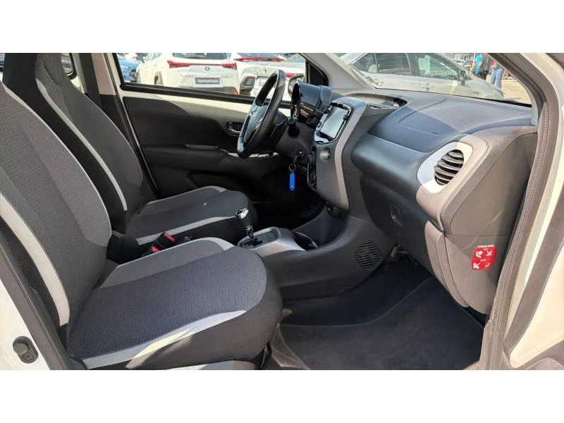 Toyota Aygo 1.0P MMT X-CONNECT, снимка 6 - Автомобили и джипове - 55347762