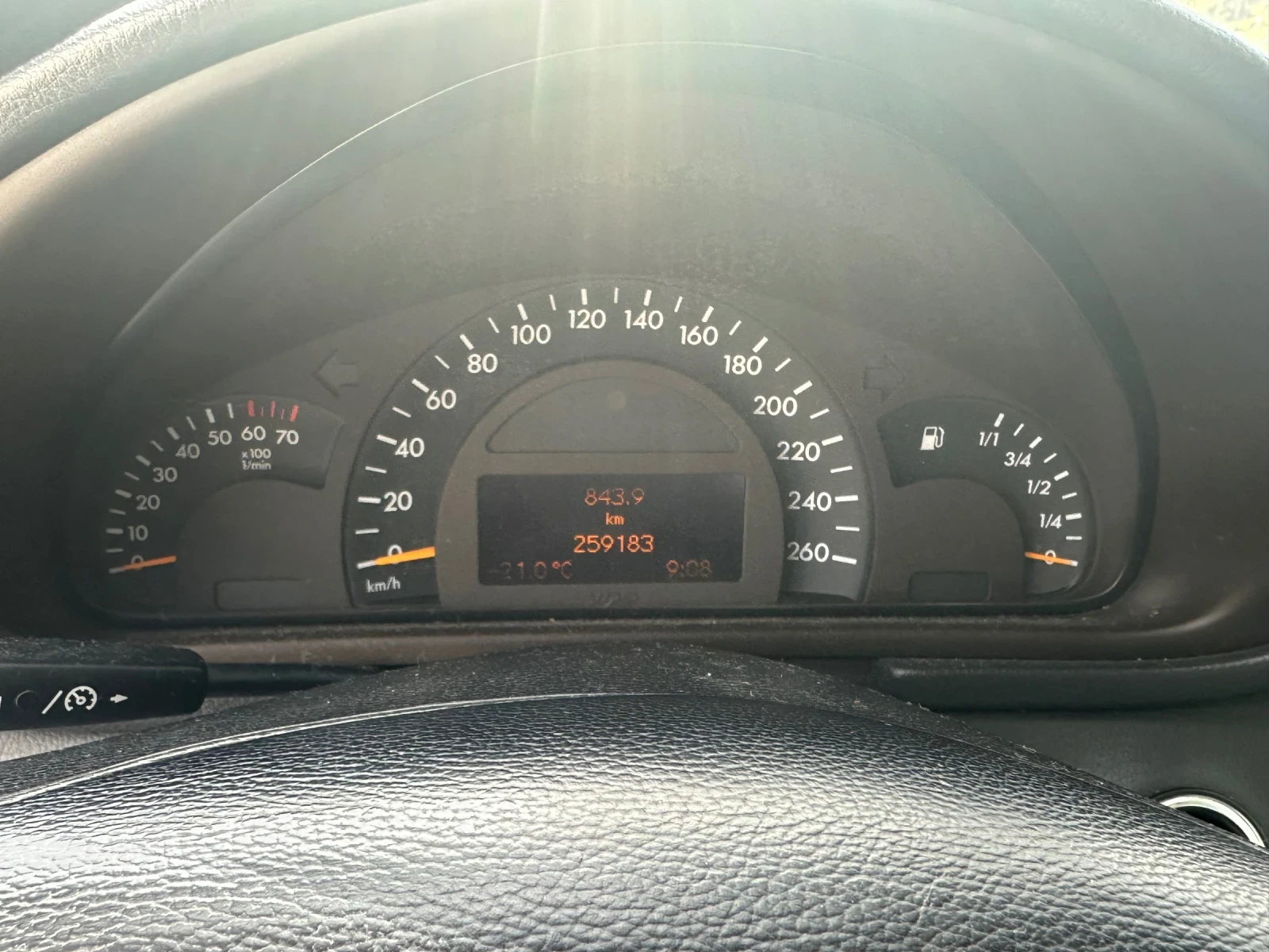 Mercedes-Benz C 200  - изображение 8