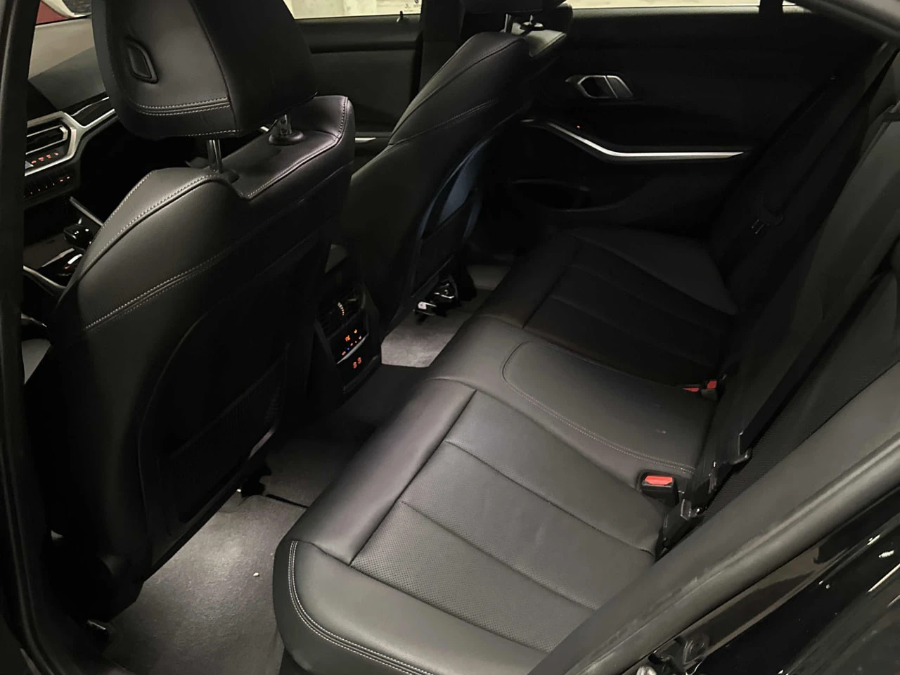 BMW 330 *  *    *   *  | Mobile.bg   14