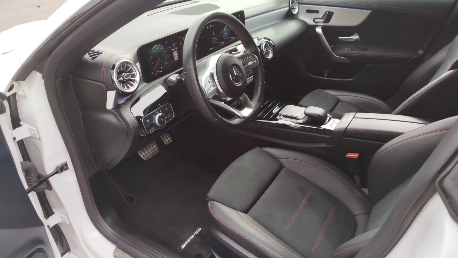 Mercedes-Benz CLA 200 200D * AMG * SPORT * KEYLESS-GO * DISTRONIC *  - изображение 9