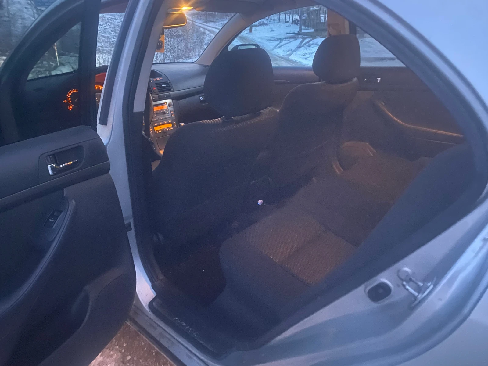 Toyota Avensis 1.8 i - изображение 5