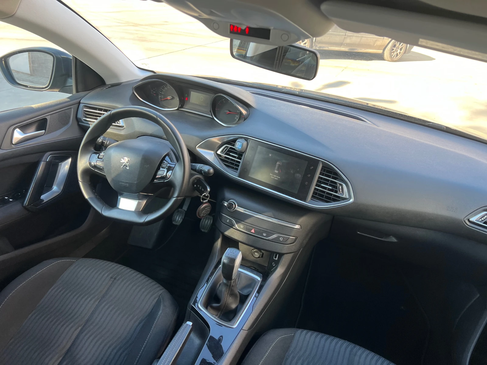 Peugeot 308 1.6HDI 90hp, снимка 9 - Автомобили и джипове - 53712371