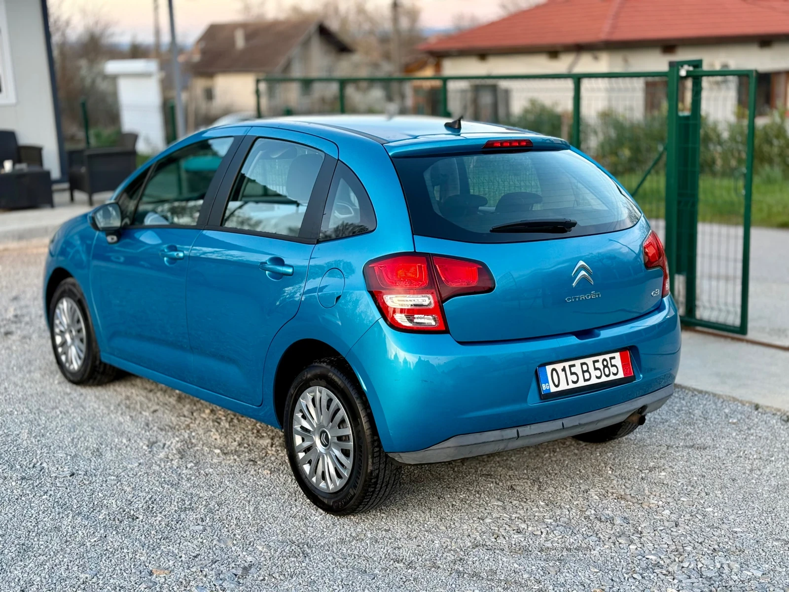 Citroen C3 1.4* 75кс* ПАНОРАМА* НОВИ ГУМИ* ОТЛИЧЕН, снимка 5 - Автомобили и джипове - 54044965