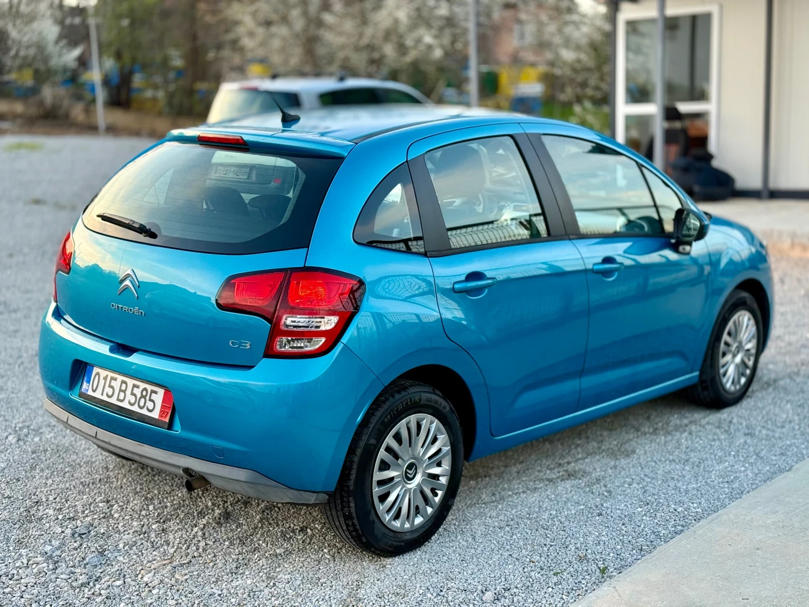 Citroen C3 1.4* 75кс* ПАНОРАМА* НОВИ ГУМИ* ОТЛИЧЕН, снимка 6 - Автомобили и джипове - 54044965