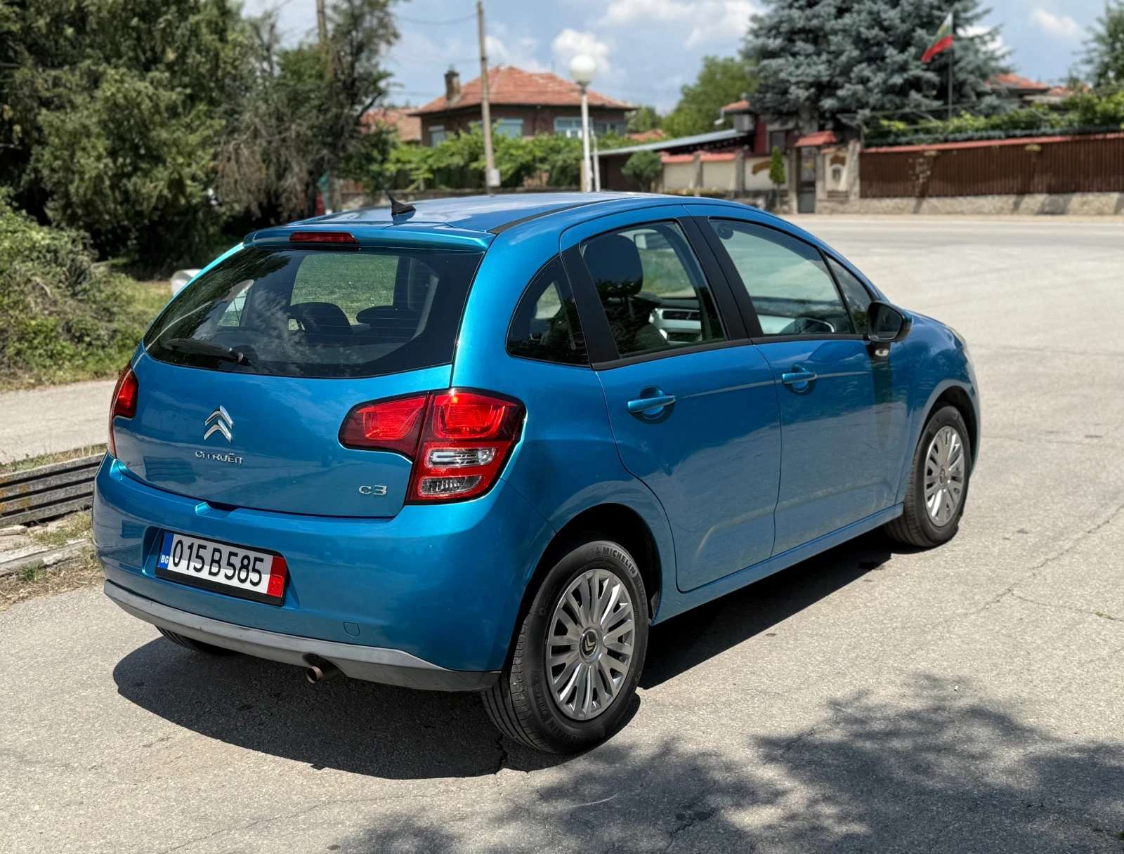 Citroen C3 1.4* 75кс* ПАНОРАМА* НОВИ ГУМИ* ОТЛИЧЕН, снимка 8 - Автомобили и джипове - 54044965