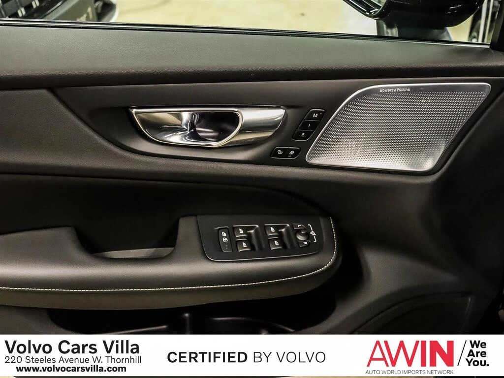 Volvo S60 Recharge T8 Ultra Black Edition eAWD, снимка 13 - Автомобили и джипове - 54206271