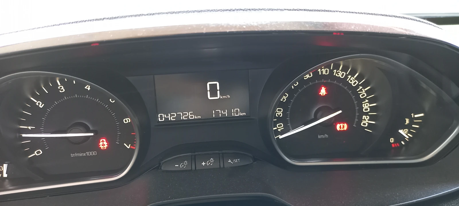 Peugeot 2008, снимка 6 - Автомобили и джипове - 54246288