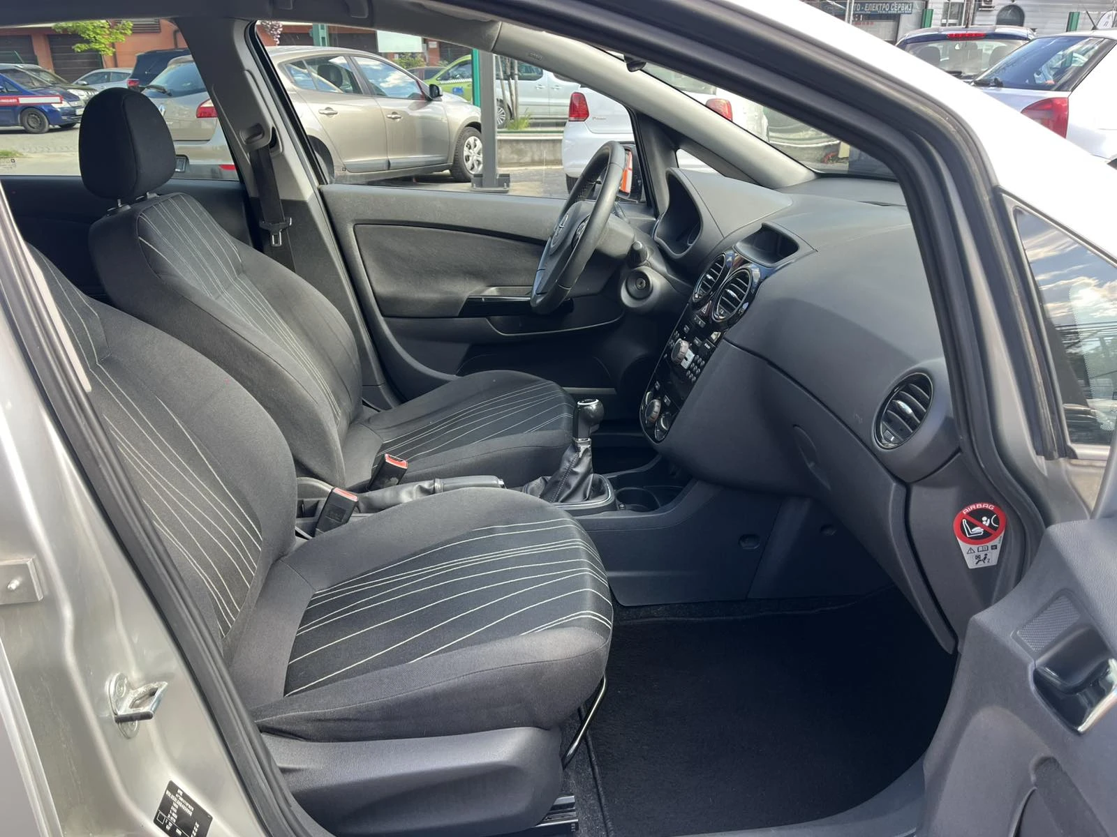 Opel Corsa 1.3 BENZ, снимка 12 - Автомобили и джипове - 54421898