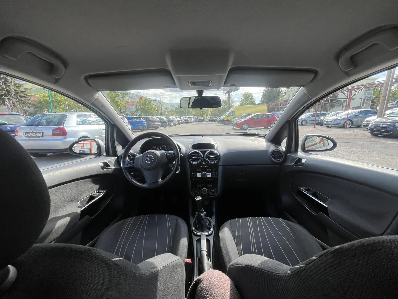 Opel Corsa 1.3 BENZ, снимка 15 - Автомобили и джипове - 54421898