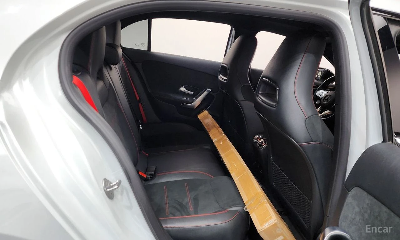 Mercedes-Benz A45 AMG 4MATIC+ * DISTRONIC* 360CAMERA* HEAD-UP* SUNROOF* , снимка 15 - Автомобили и джипове - 54444414
