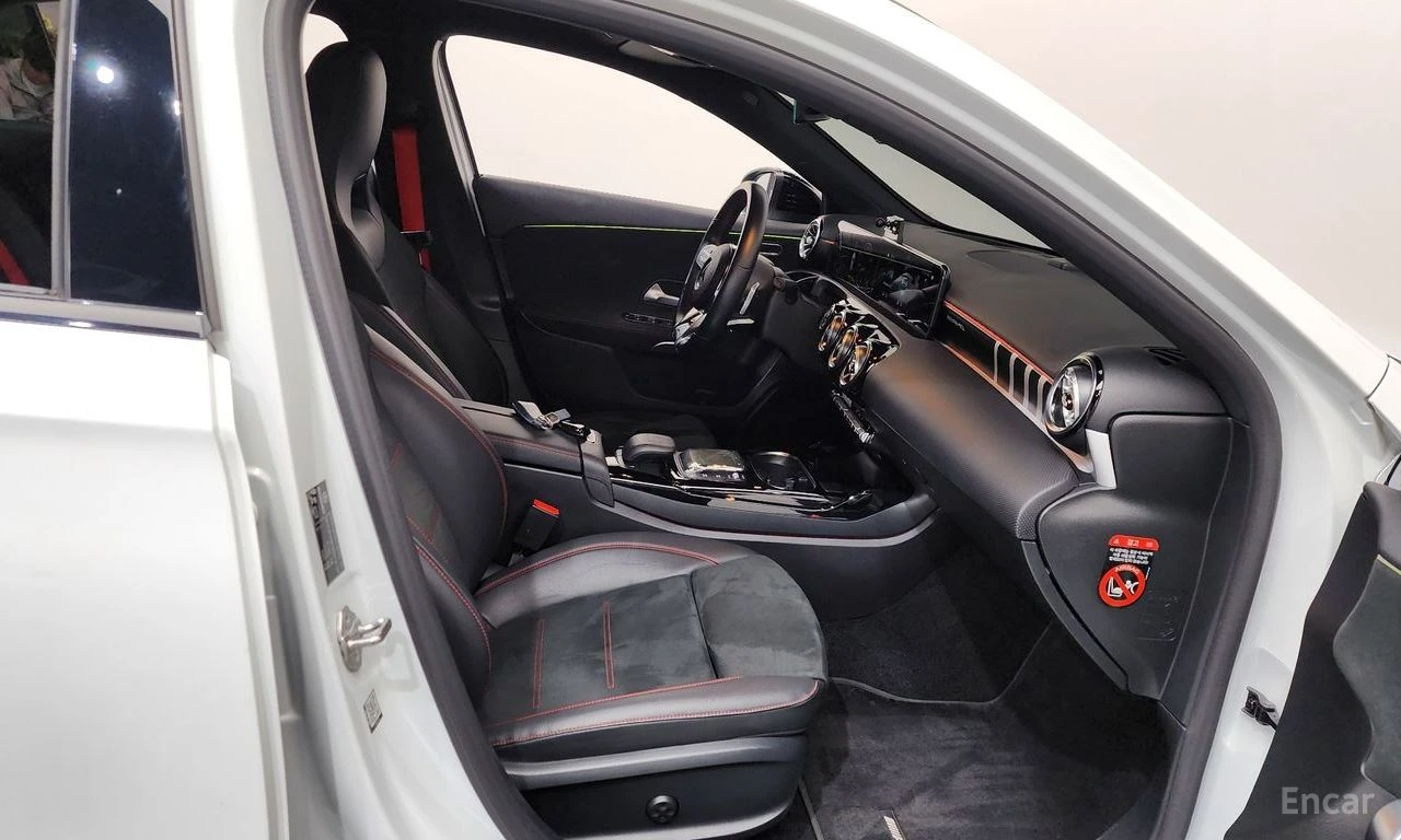 Mercedes-Benz A45 AMG 4MATIC+ * DISTRONIC* 360CAMERA* HEAD-UP* SUNROOF* , снимка 14 - Автомобили и джипове - 54444414