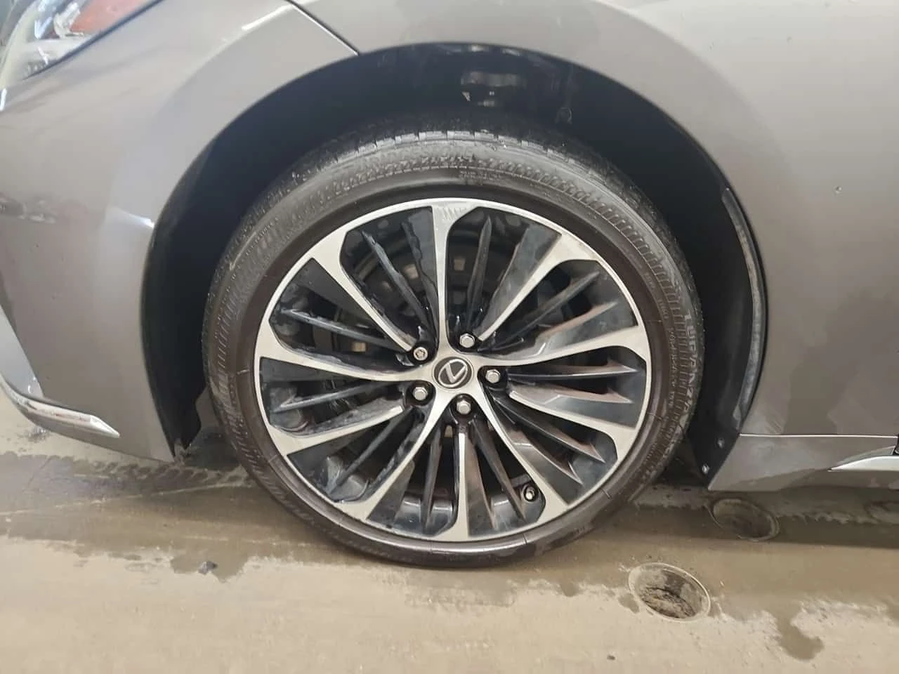 Lexus LS 500 * Без инциденти * CARFAX * От Toyota * , снимка 16 - Автомобили и джипове - 54596638