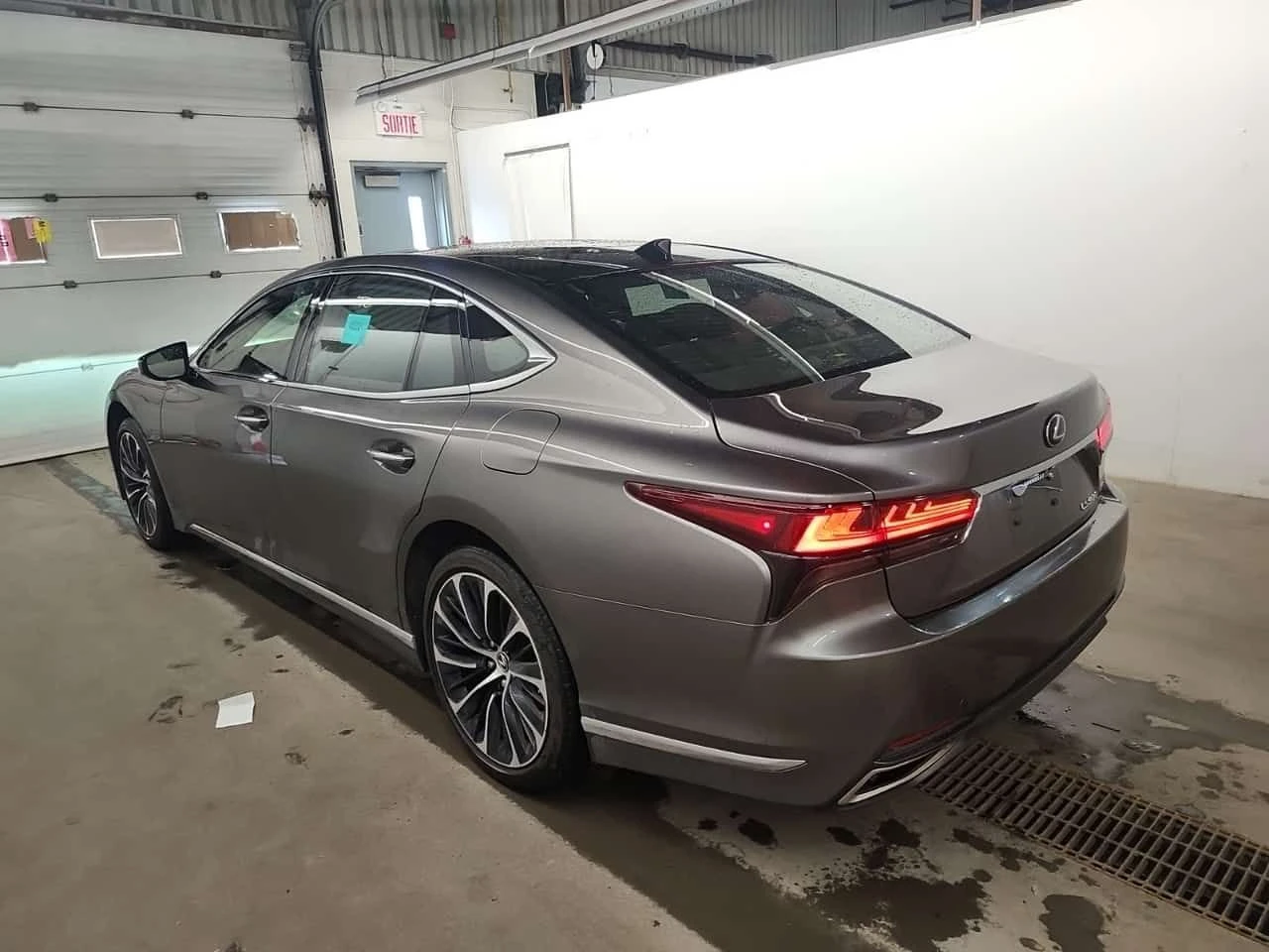 Lexus LS 500 * Без инциденти * CARFAX * От Toyota * , снимка 4 - Автомобили и джипове - 54596638
