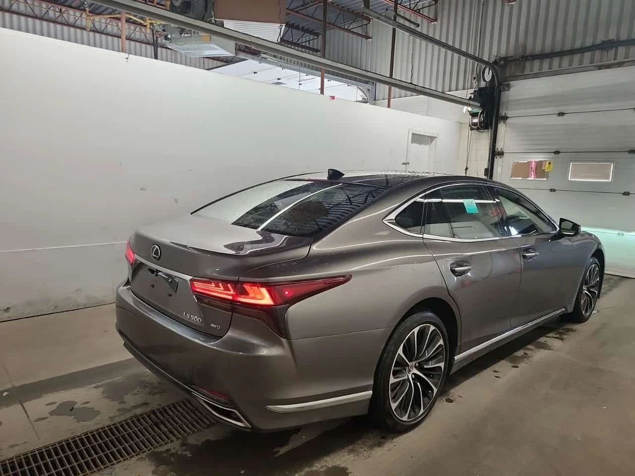 Lexus LS 500 * Без инциденти * CARFAX * От Toyota * , снимка 3 - Автомобили и джипове - 54596638