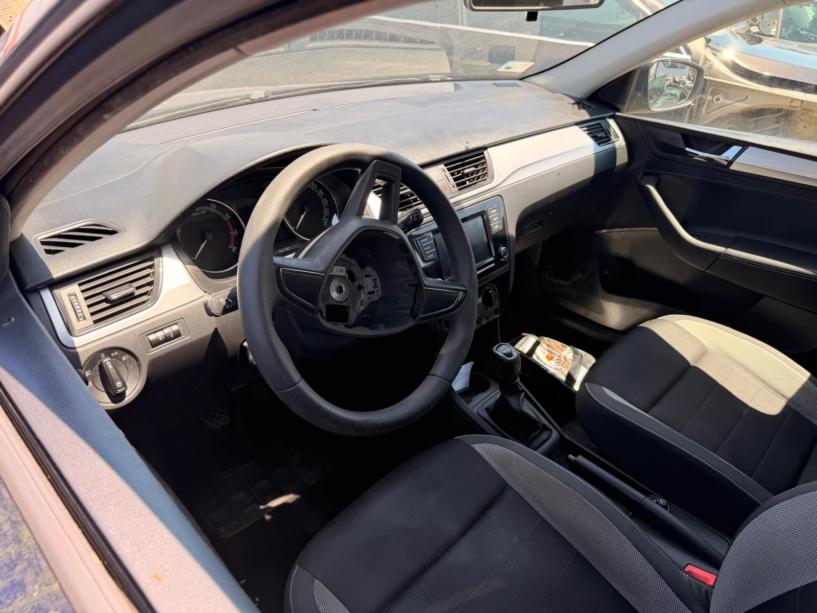 Skoda Rapid 1.0TSI CHZ Liftback, снимка 5 - Автомобили и джипове - 54833966