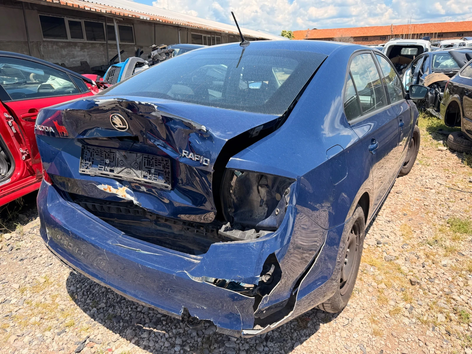 Skoda Rapid 1.0TSI CHZ Liftback, снимка 4 - Автомобили и джипове - 54833966