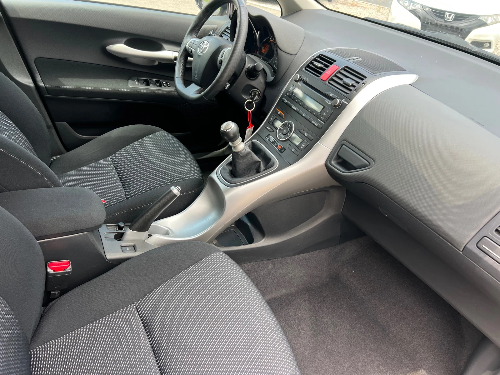 Toyota Auris 1.6-FACE FULL, снимка 13 - Автомобили и джипове - 54866849