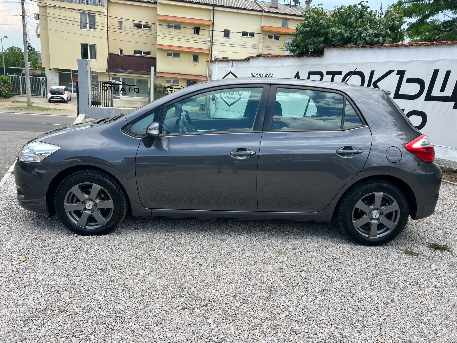 Toyota Auris 1.6-FACE FULL, снимка 8 - Автомобили и джипове - 54866849