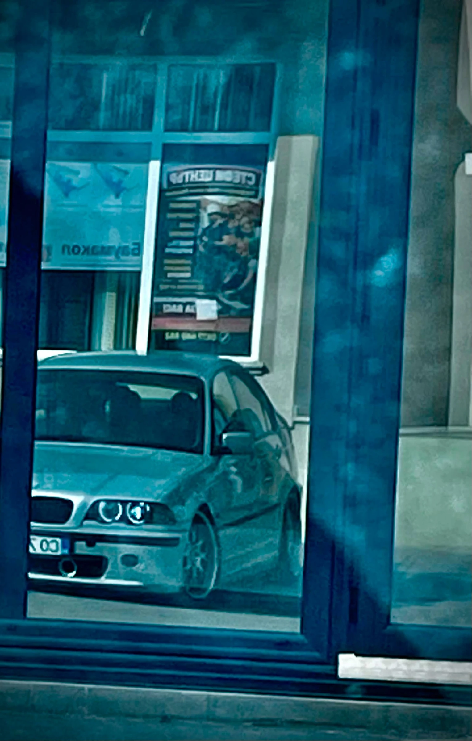 BMW 330 Газ, снимка 4 - Автомобили и джипове - 54924636