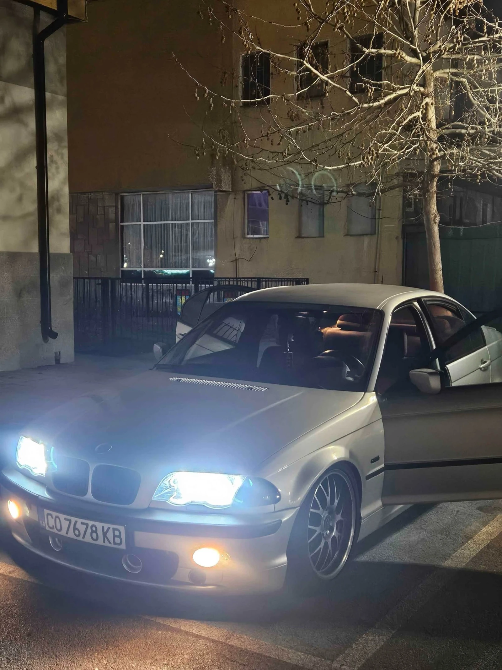 BMW 330 Газ, снимка 3 - Автомобили и джипове - 54924636