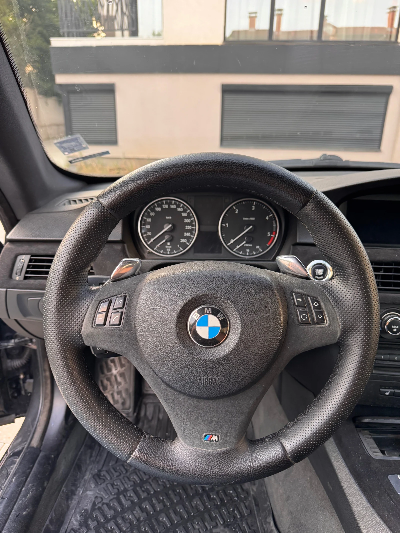 BMW 320, снимка 12 - Автомобили и джипове - 55331571
