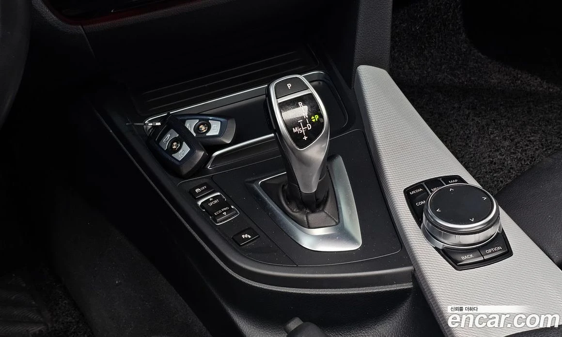 BMW 320 320i M Sport, снимка 11 - Автомобили и джипове - 56156525