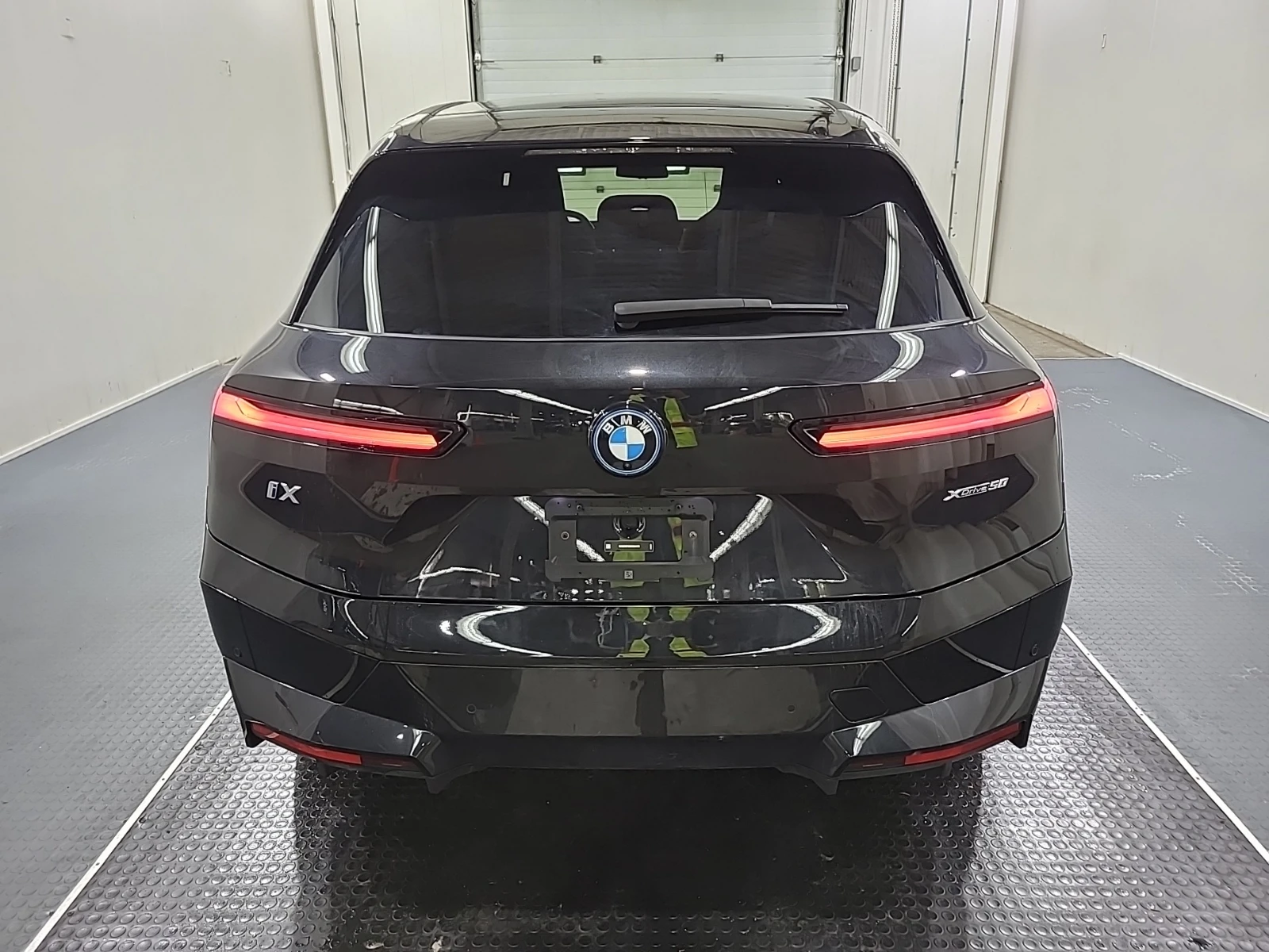 BMW iX Xdrive50, снимка 4 - Автомобили и джипове - 56302442
