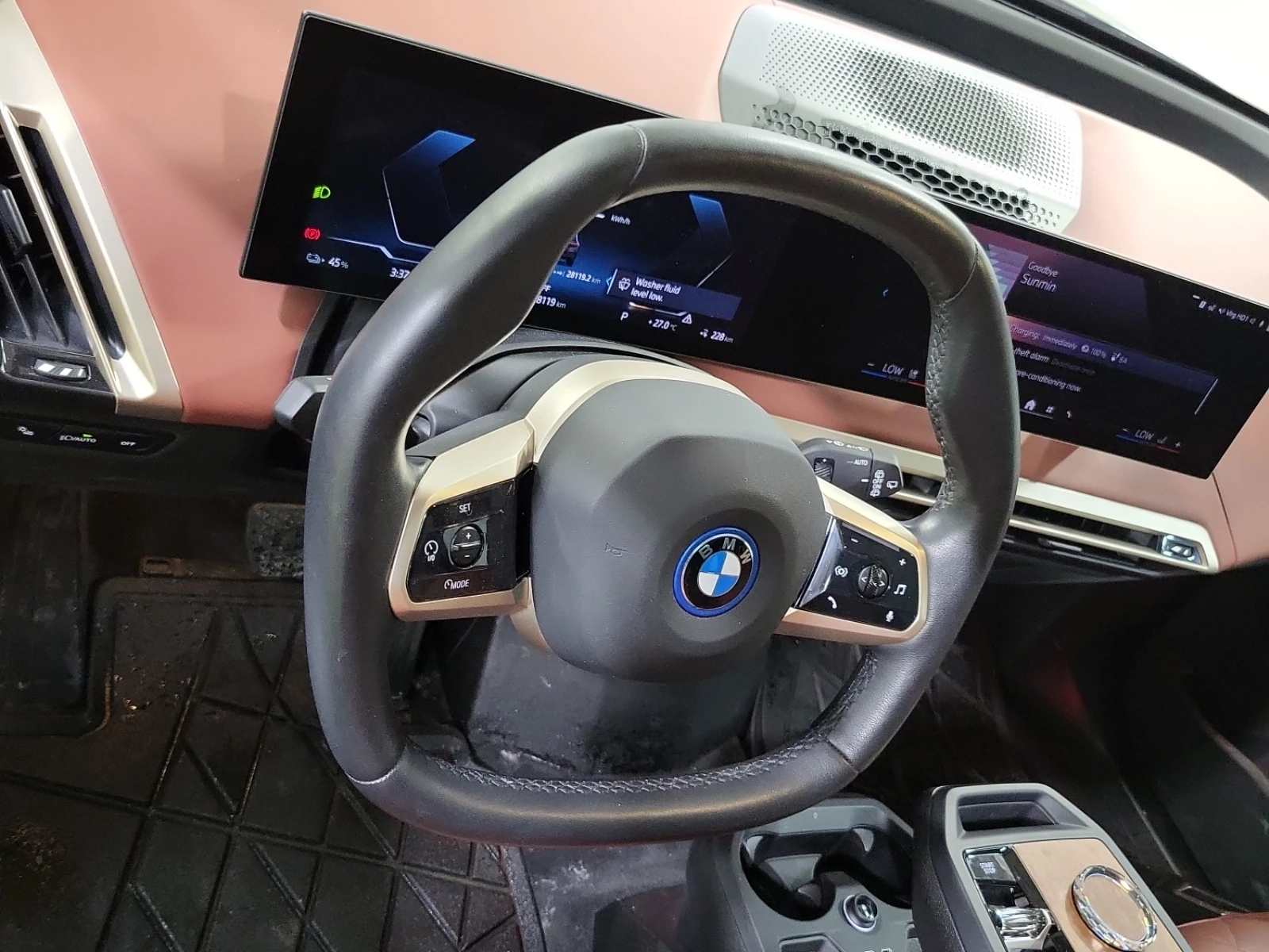 BMW iX Xdrive50, снимка 7 - Автомобили и джипове - 56302442
