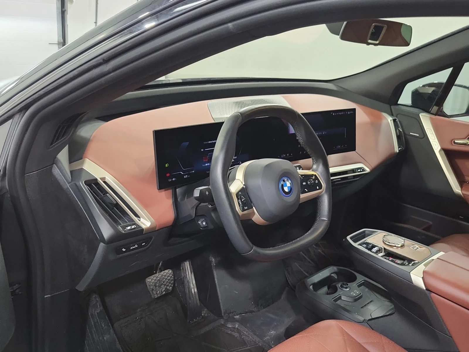 BMW iX Xdrive50, снимка 8 - Автомобили и джипове - 56302442