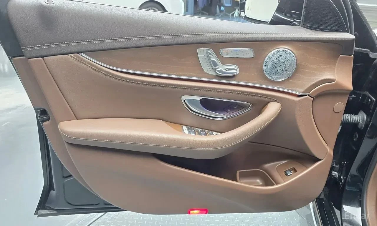 Mercedes-Benz E 300, снимка 7 - Автомобили и джипове - 56727141